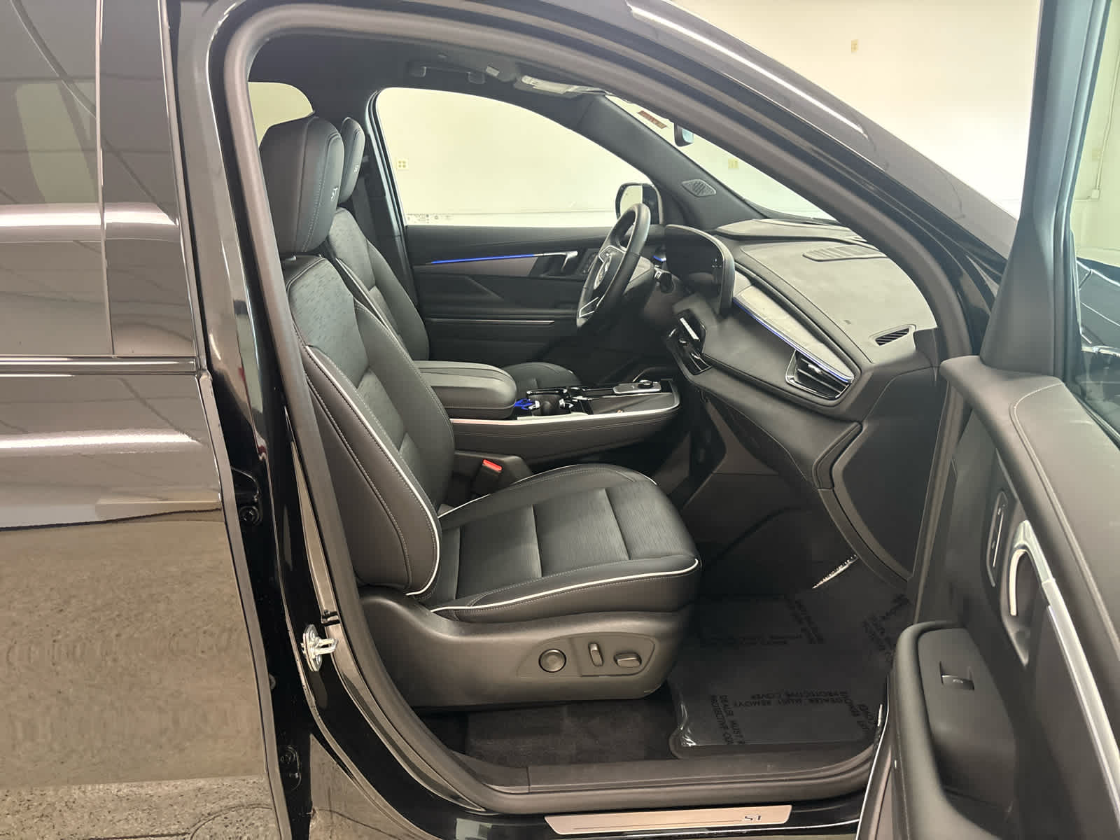 2025 Buick Enclave Sport Touring - Photo 23