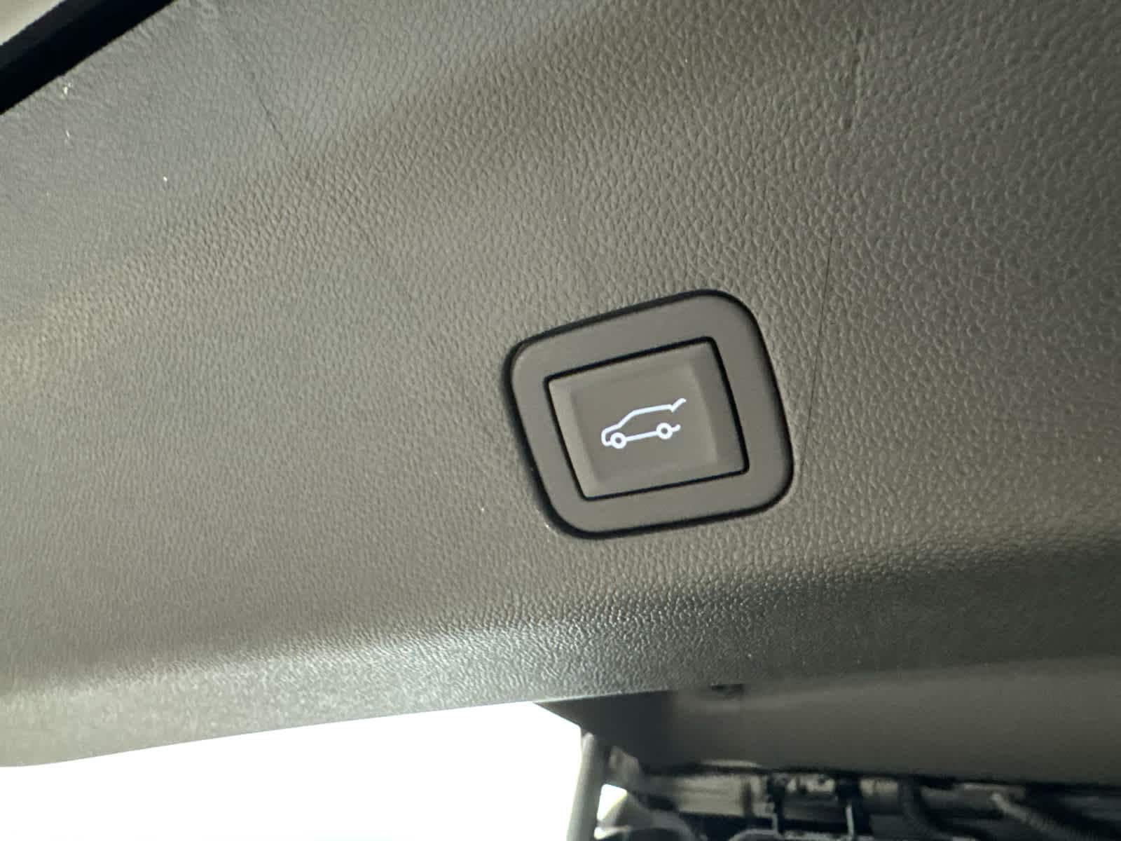 2026 Chevrolet Tahoe Z71 - Photo 9