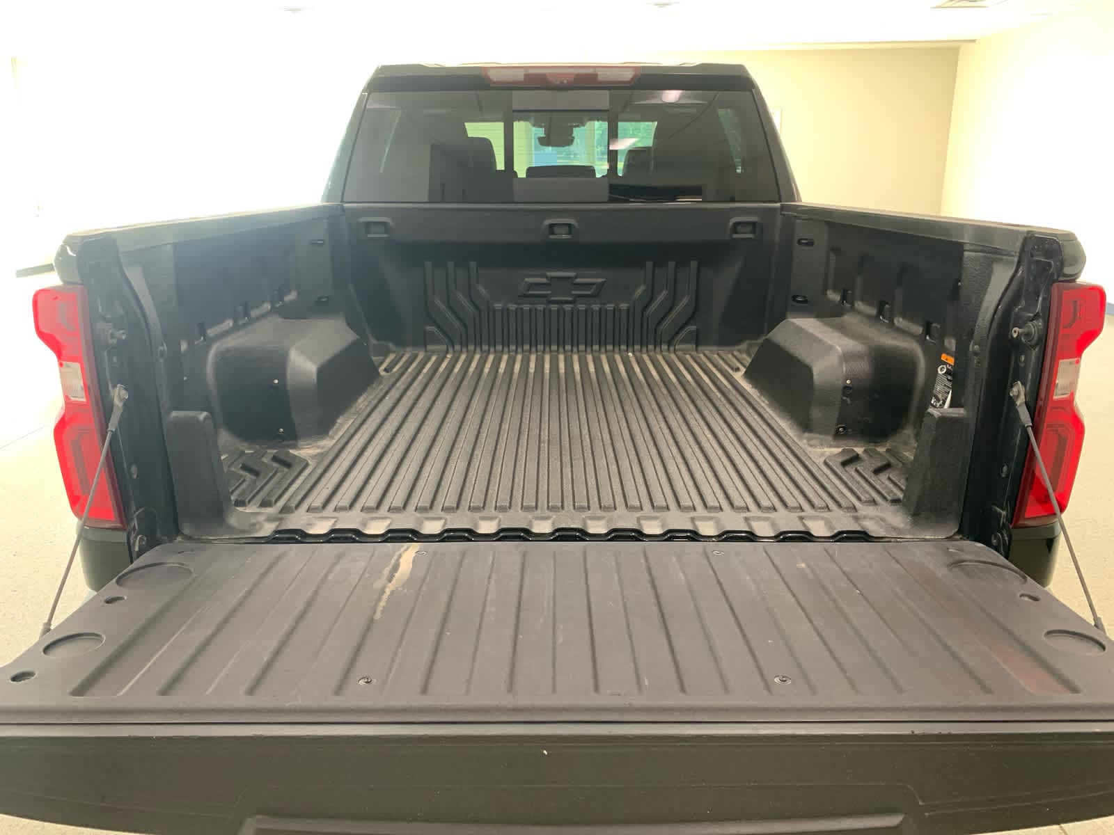 2023 Chevrolet Silverado 1500 LTZ - Photo 10