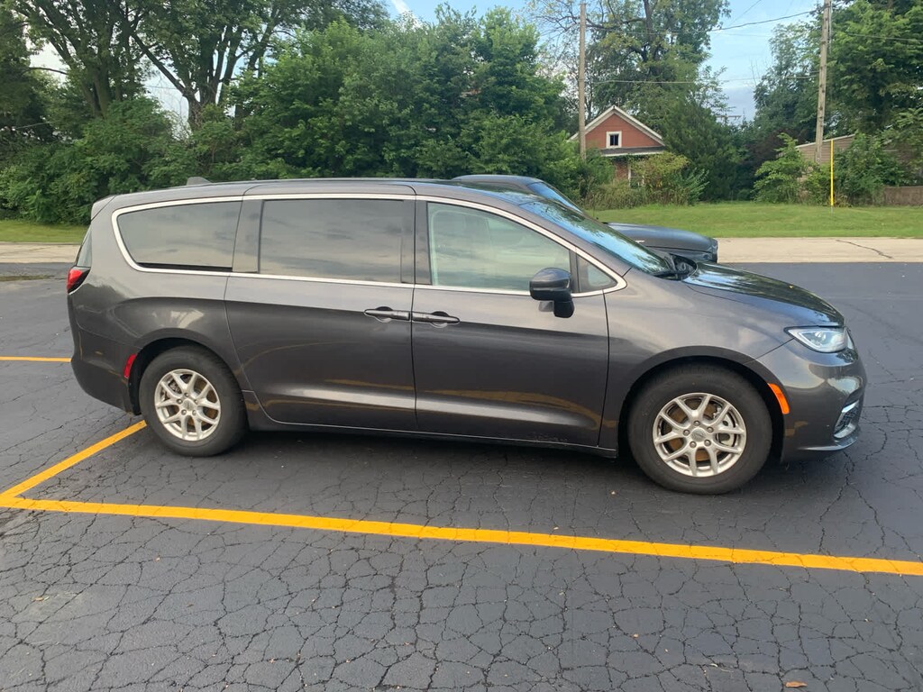 Used 2023 Chrysler Pacifica Touring L Van Passenger Van