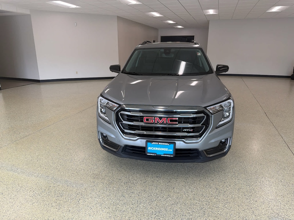 Used 2024 GMC Terrain AT4 SUV