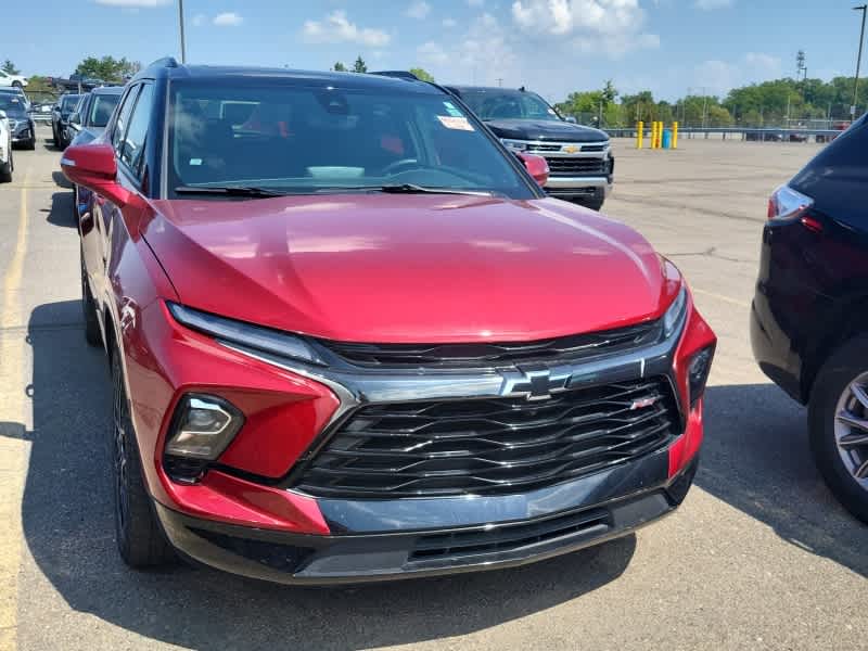 2023 Chevrolet Blazer RS photo 2
