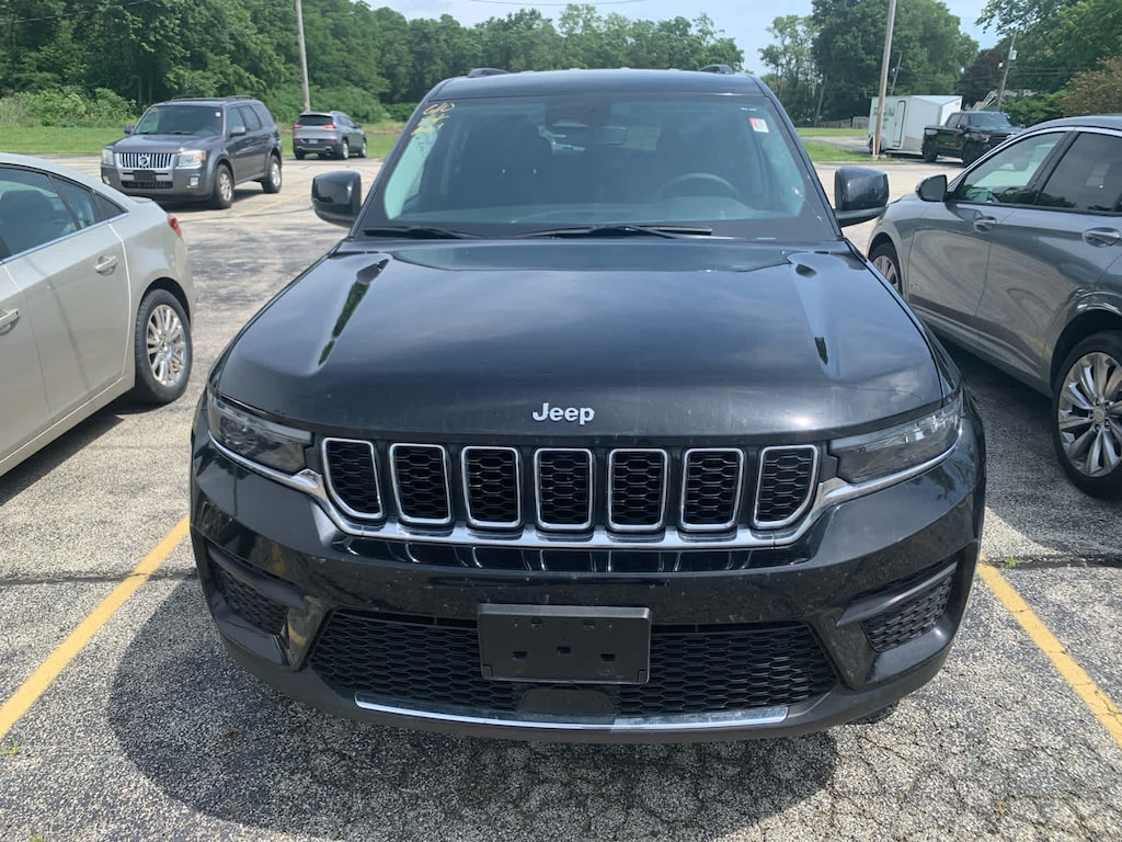 Used 2024 Jeep Grand Cherokee Laredo SUV