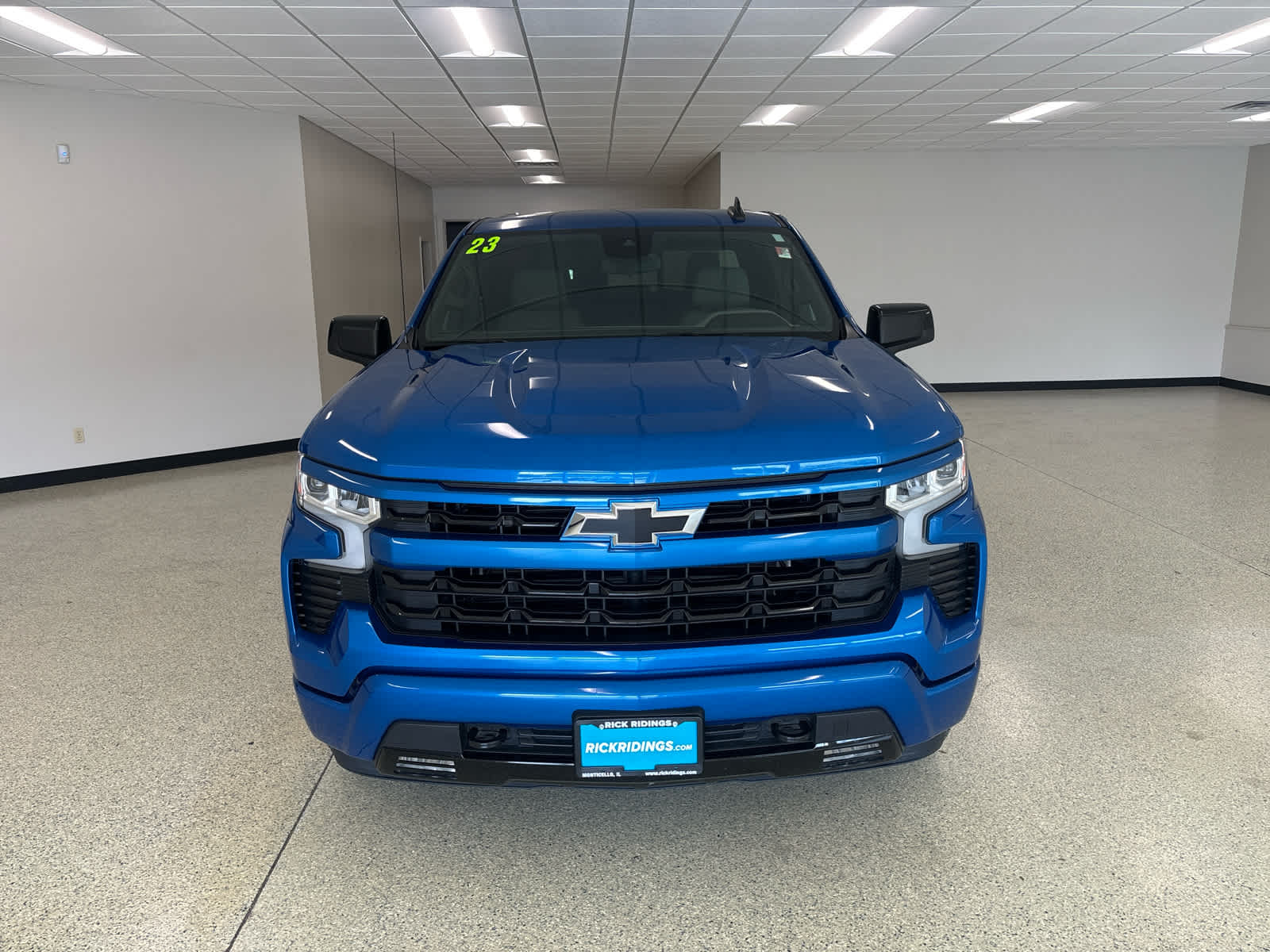 2023 Chevrolet Silverado 1500 RST photo 2
