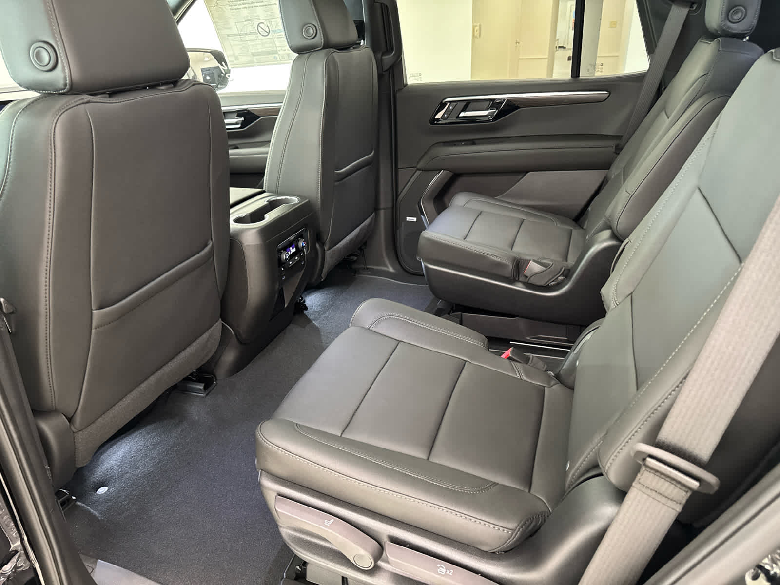 2026 Chevrolet Tahoe Z71 - Photo 18
