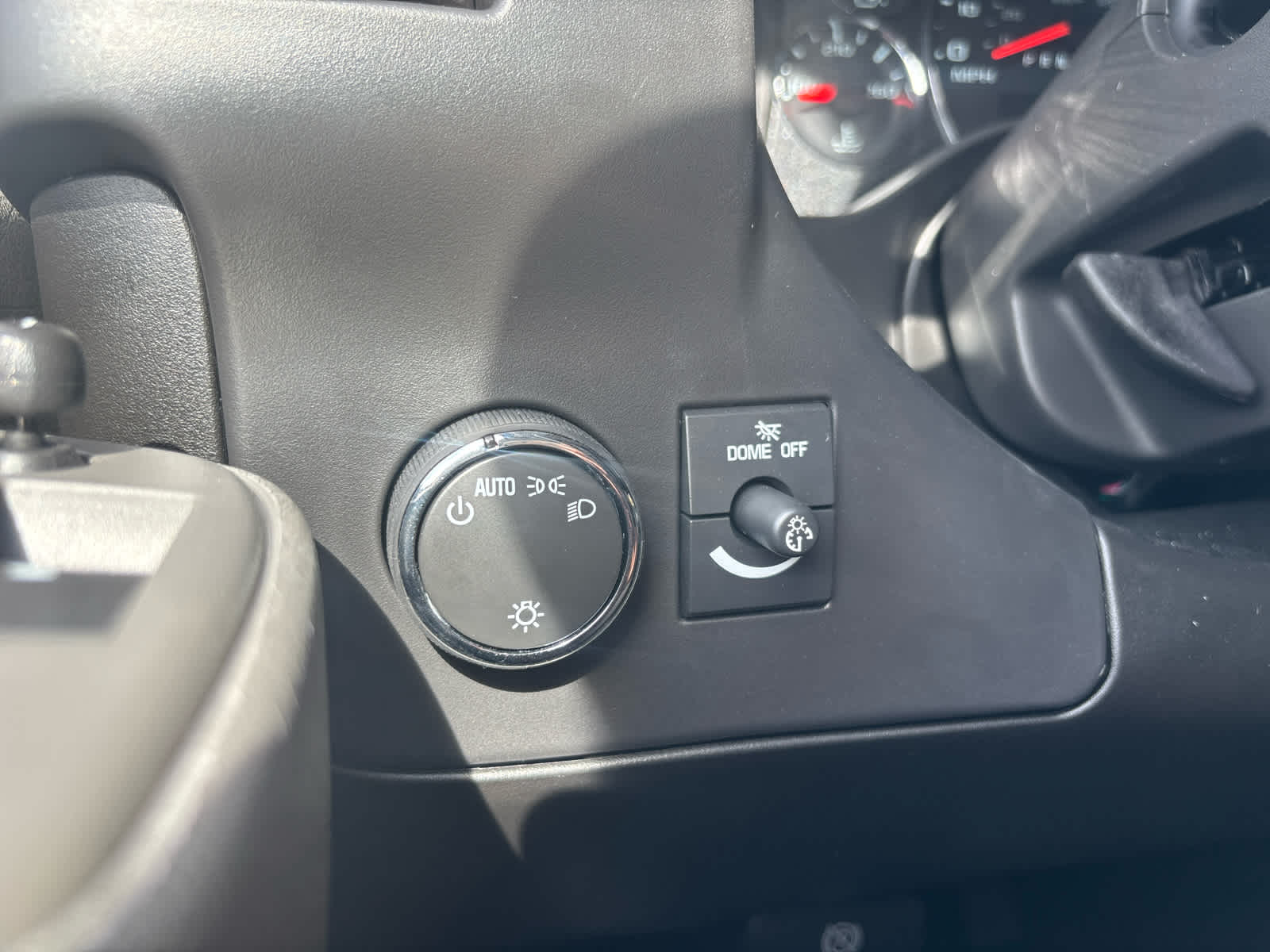 2025 Chevrolet Express Cargo Work Van - Photo 17