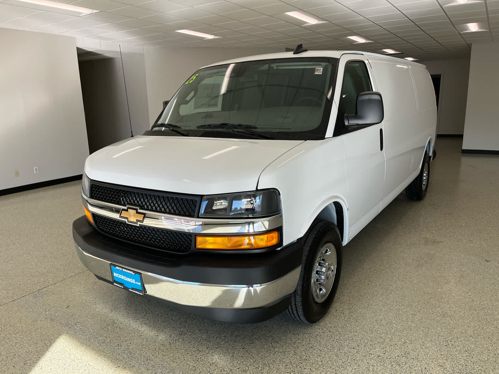 2025 Chevrolet Express Cargo Work Van's photo