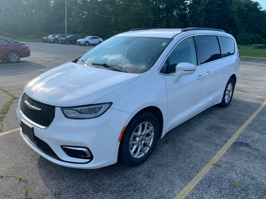 Used 2022 Chrysler Pacifica Touring L Van Passenger Van