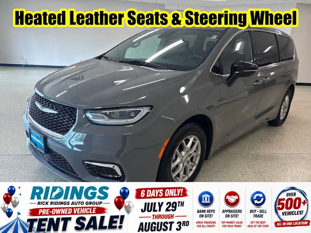 Used 2025 Chrysler Pacifica Select Van Passenger Van