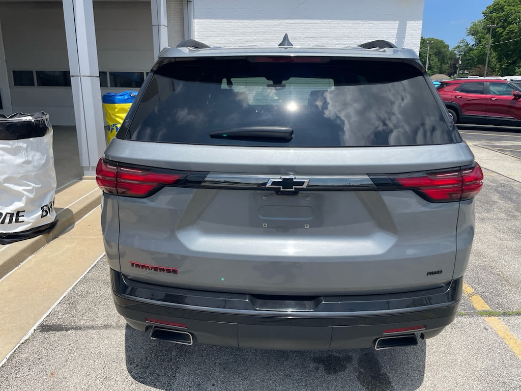 Used 2023 Chevrolet Traverse Premier SUV