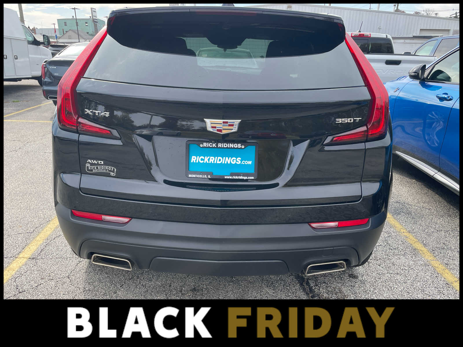 2023 Cadillac XT4 Luxury photo 2