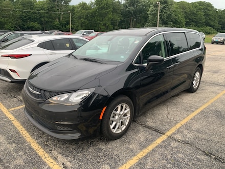 2022 Chrysler Voyager LX Van Passenger Van