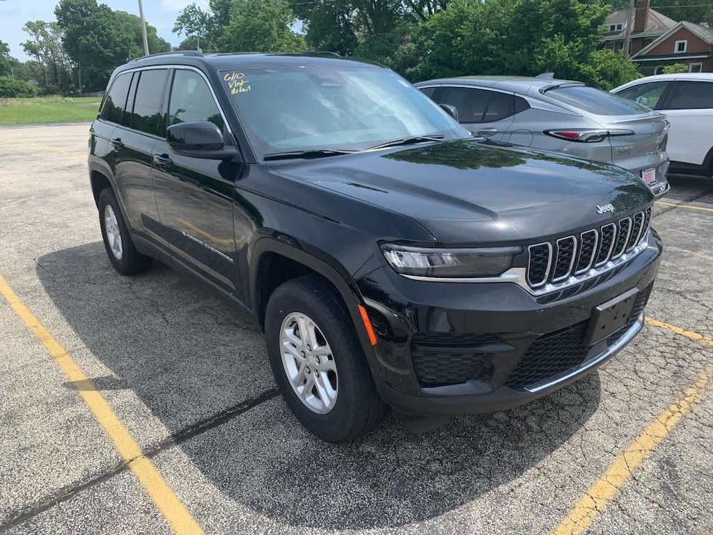 Used 2024 Jeep Grand Cherokee Laredo SUV