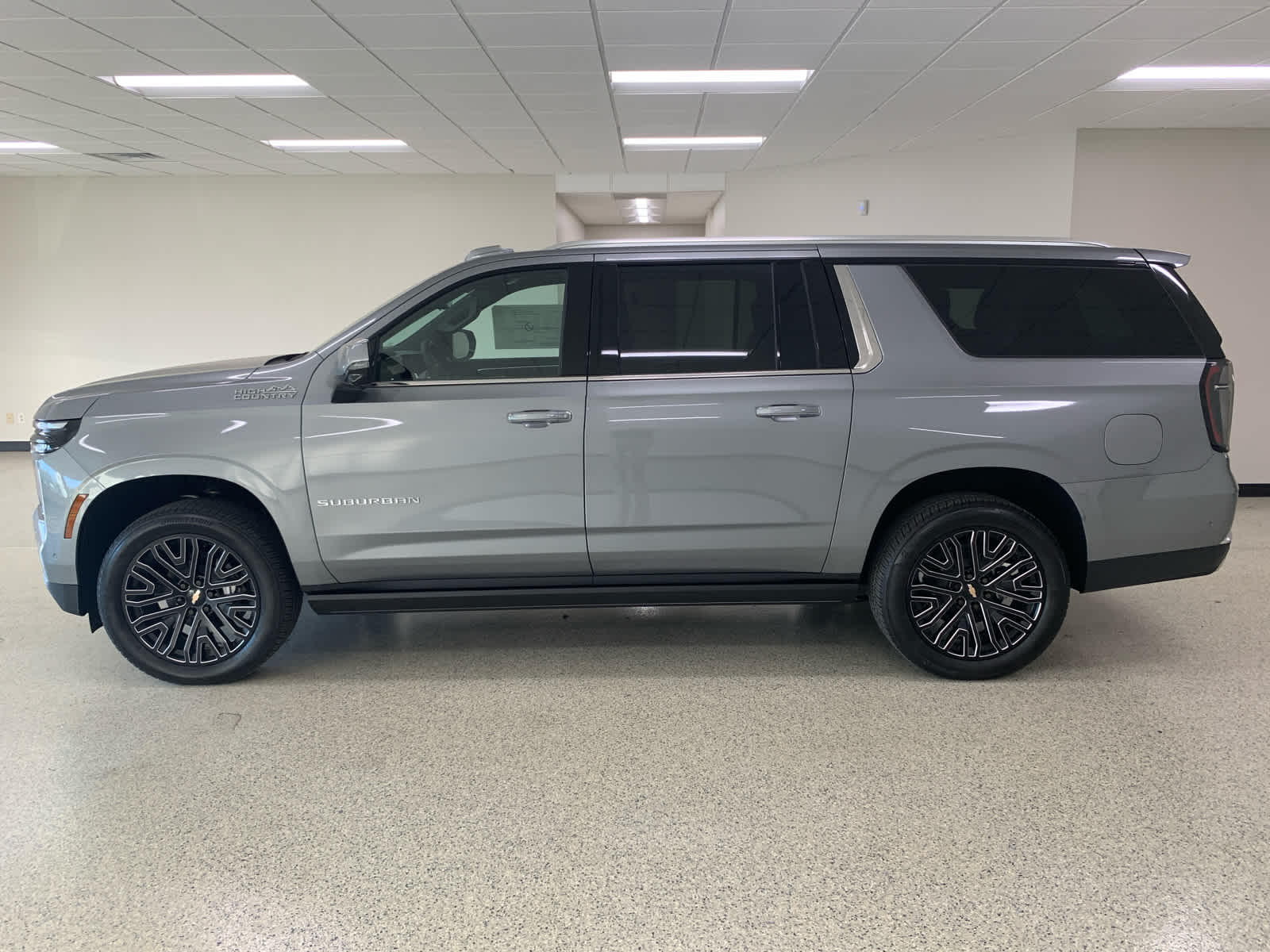 2026 Chevrolet Suburban High Country - Photo 9
