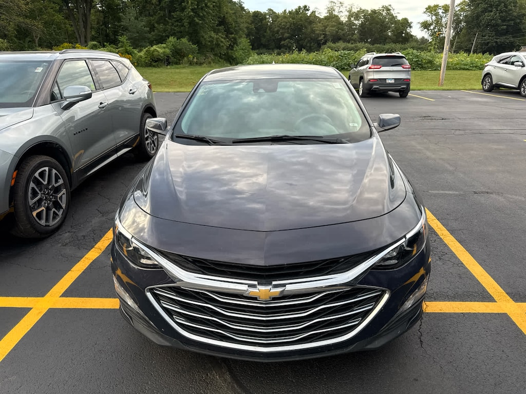 Used 2025 Chevrolet Malibu 1LT Sedan