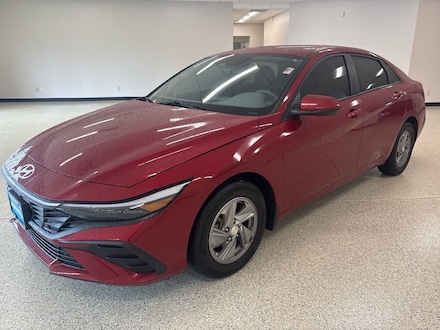 2024 Hyundai Elantra SE Sedan