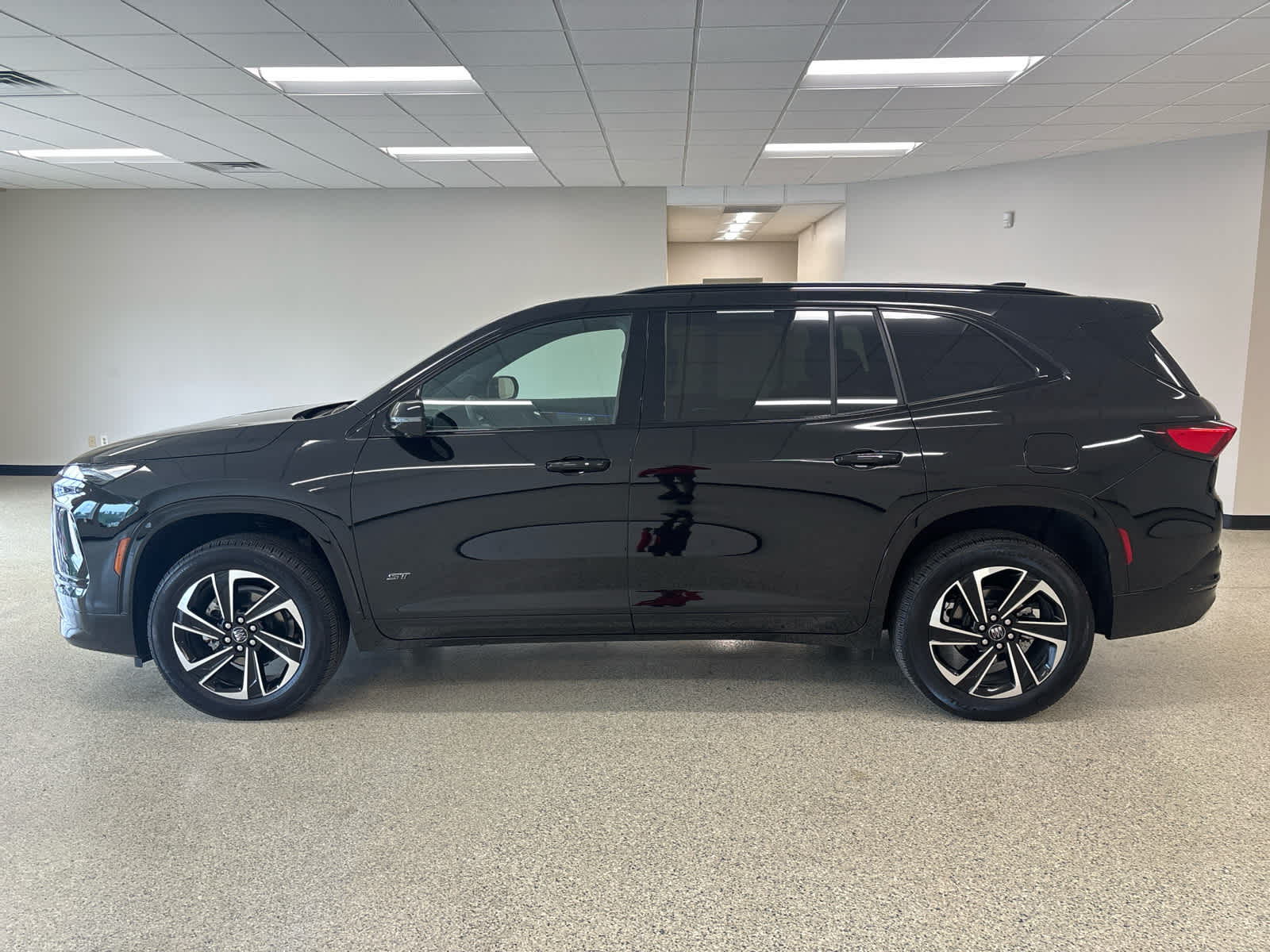2025 Buick Enclave Sport Touring - Photo 11