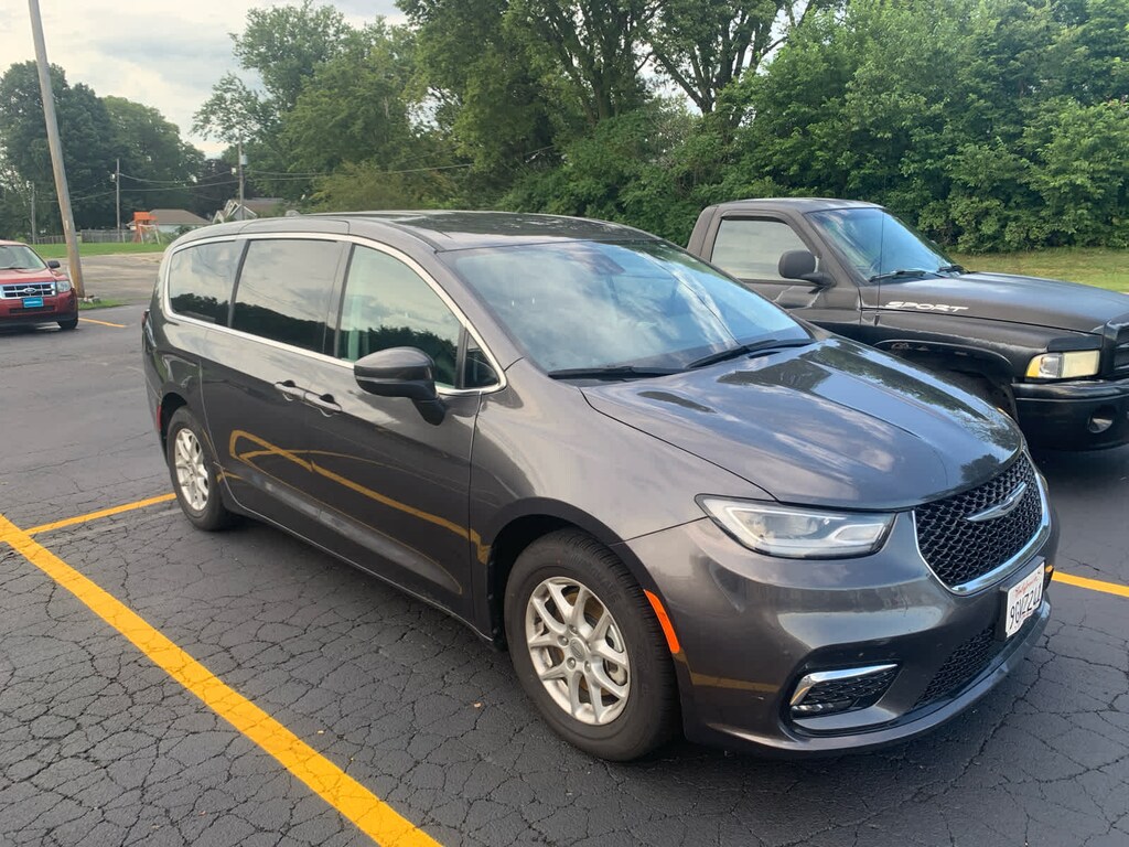 Used 2023 Chrysler Pacifica Touring L Van Passenger Van