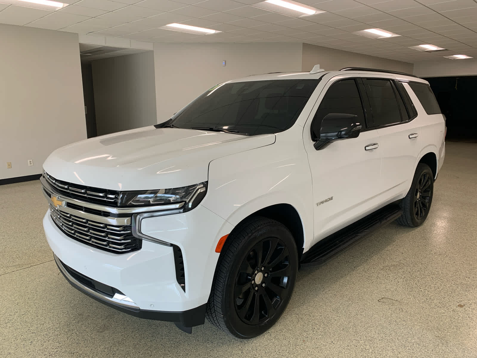 2021 Chevrolet Tahoe Premier photo 2