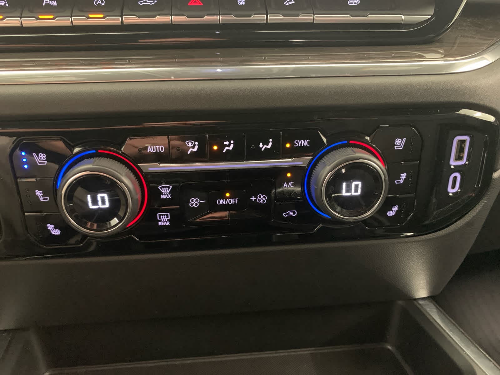 2023 Chevrolet Silverado 1500 LTZ - Photo 32