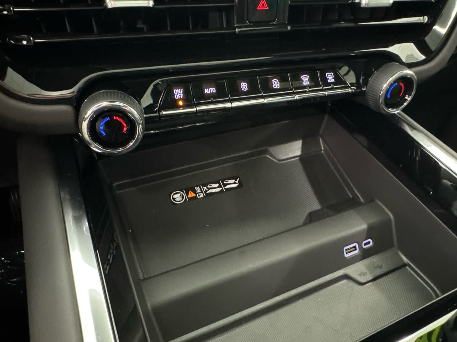2026 Chevrolet Tahoe Z71 - Photo 35