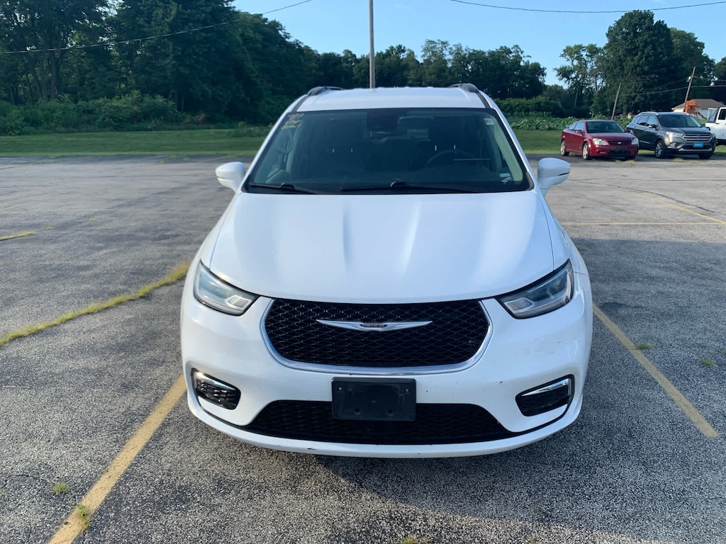 Used 2022 Chrysler Pacifica Touring L Van Passenger Van
