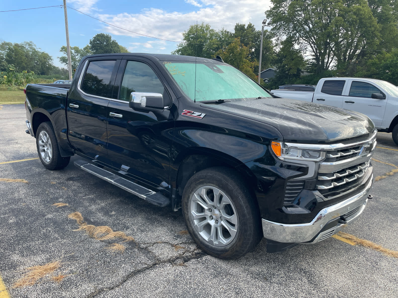 2023 Chevrolet Silverado 1500 LTZ photo 2