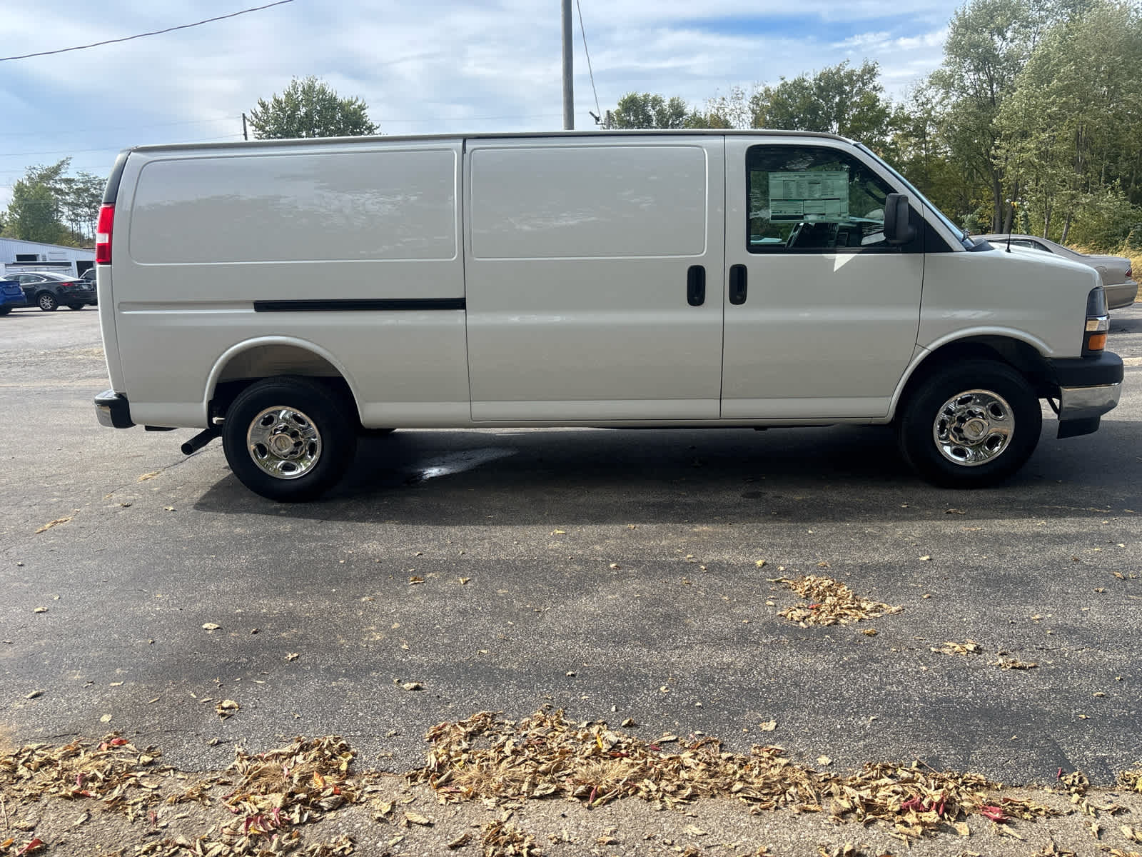 2025 Chevrolet Express Cargo 3500 Van photo 4