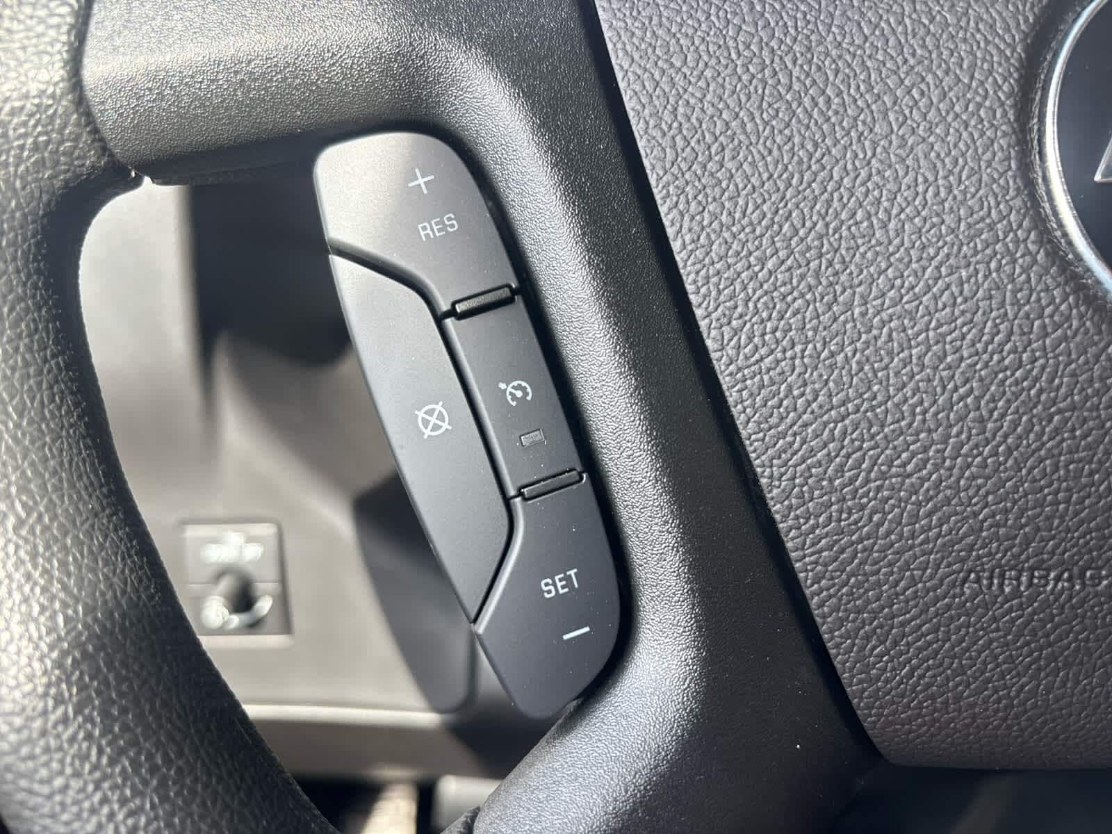 2025 Chevrolet Express Cargo Work Van - Photo 18