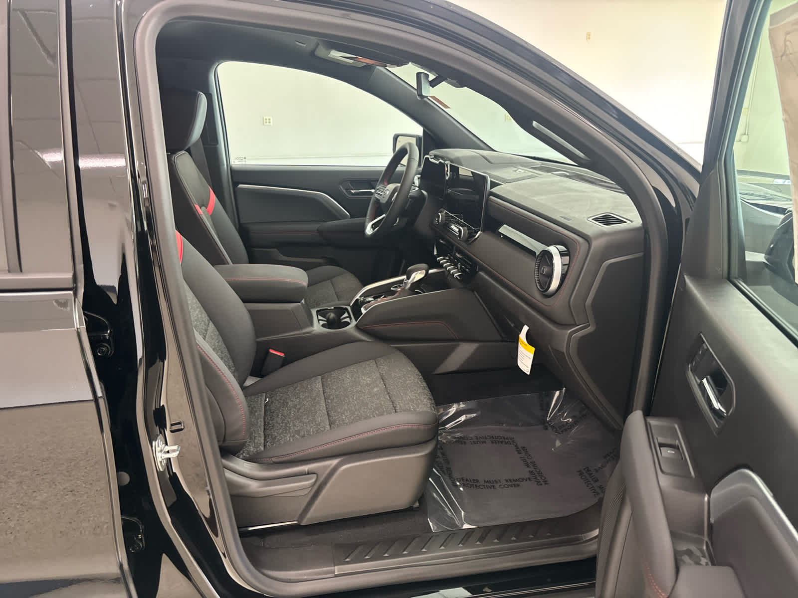 2026 Chevrolet Colorado Z71 - Photo 15