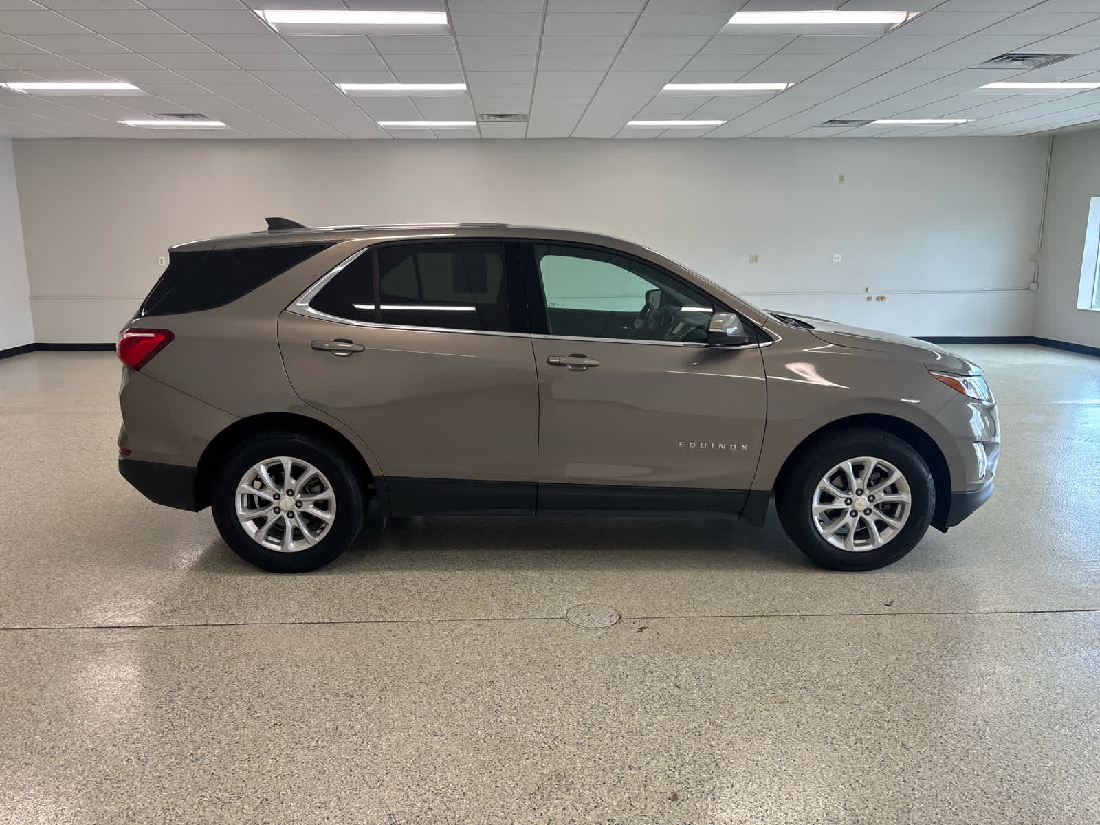 2019 Chevrolet Equinox LT photo 4