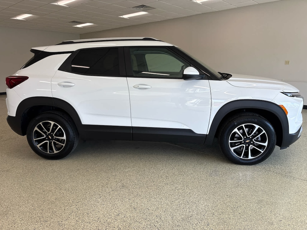 Used 2025 Chevrolet Trailblazer LT SUV