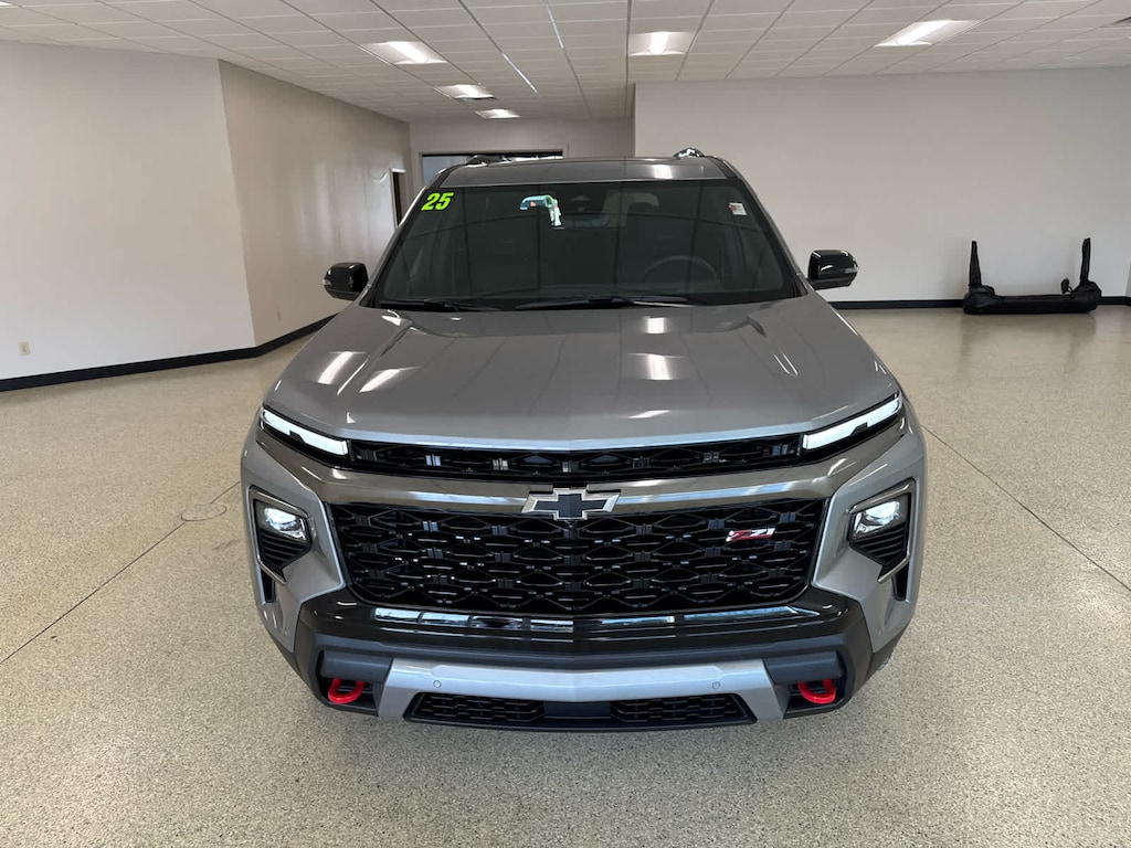 Used 2025 Chevrolet Traverse Z71 SUV