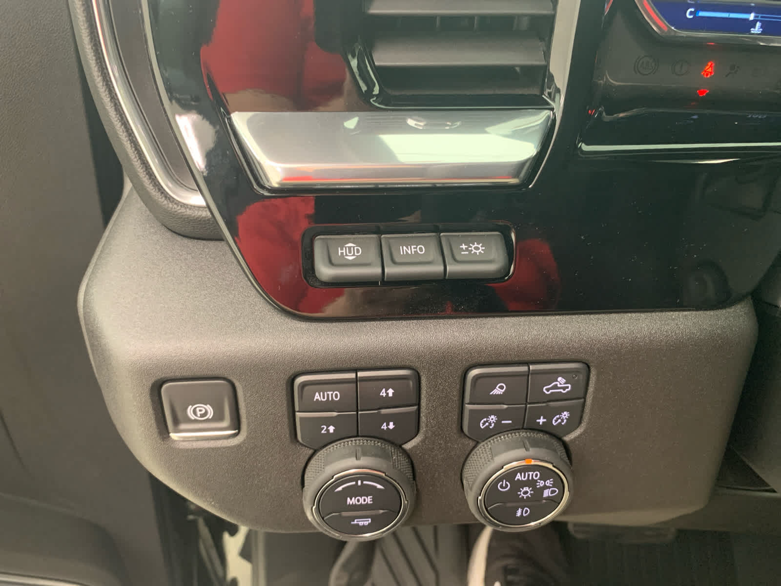 2025 Chevrolet Silverado 1500 High Country - Photo 25