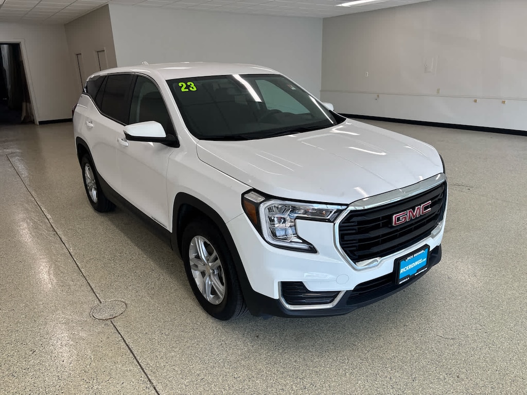 Used 2023 GMC Terrain SLE SUV