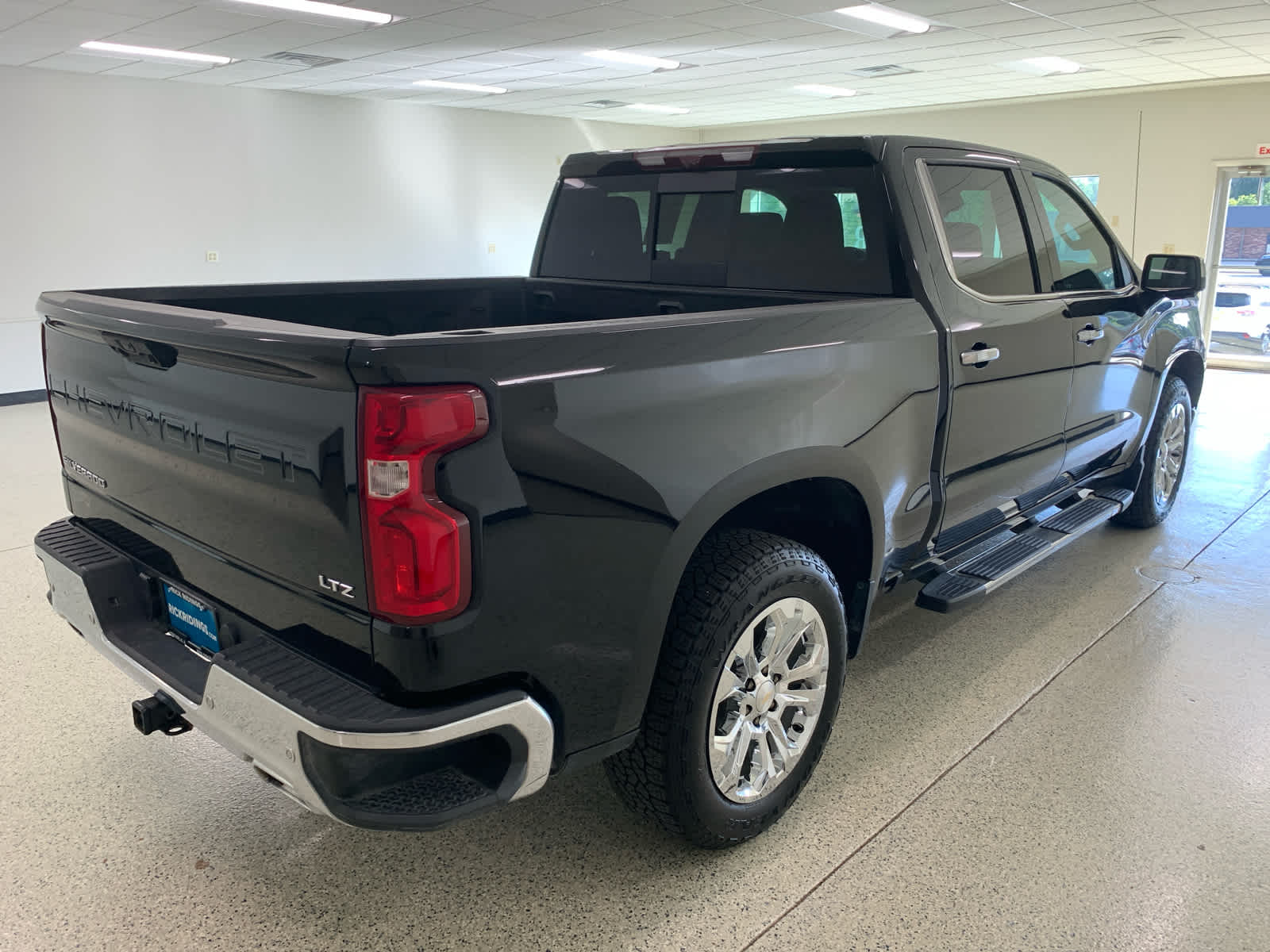 2023 Chevrolet Silverado 1500 LTZ - Photo 8
