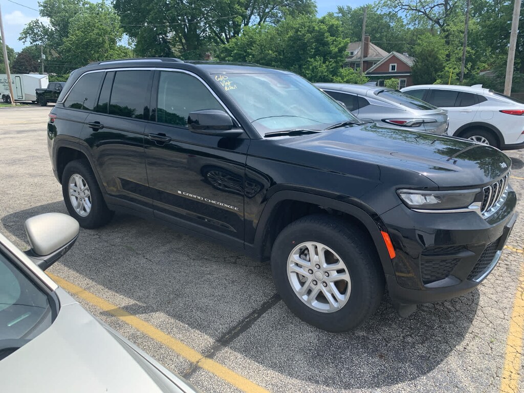 Used 2024 Jeep Grand Cherokee Laredo SUV