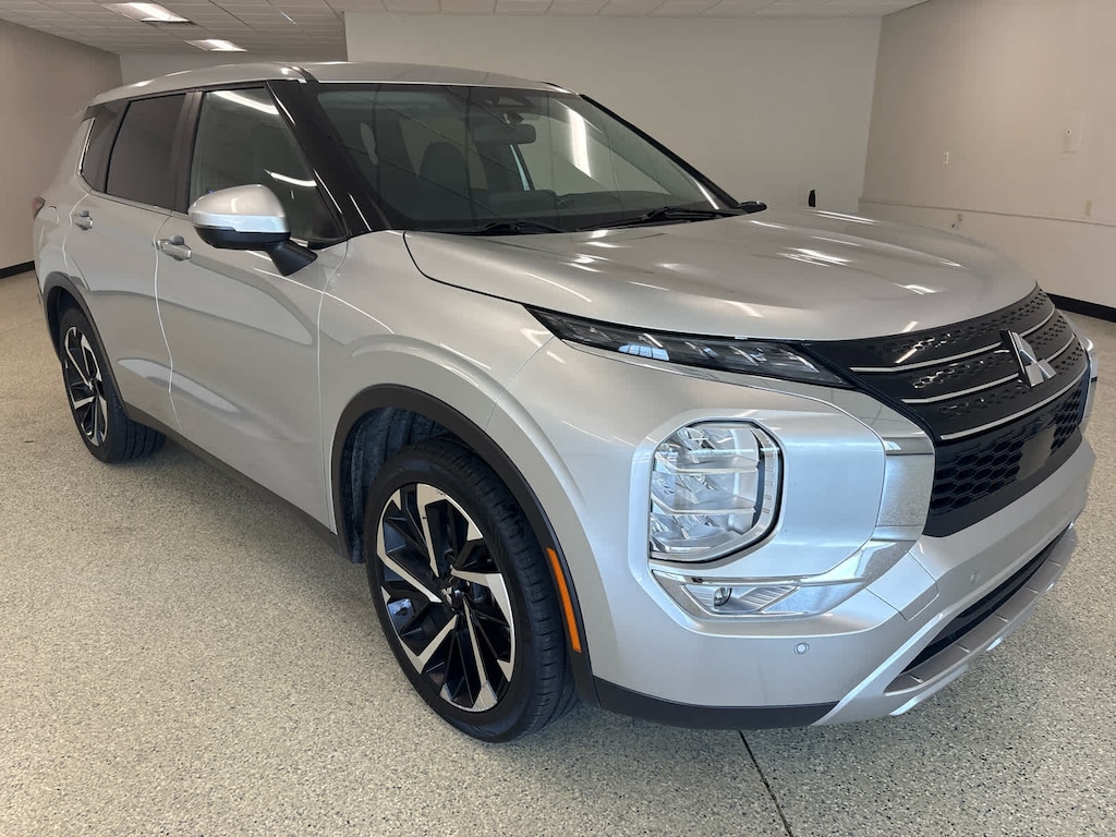 Used 2024 Mitsubishi Outlander SE SUV
