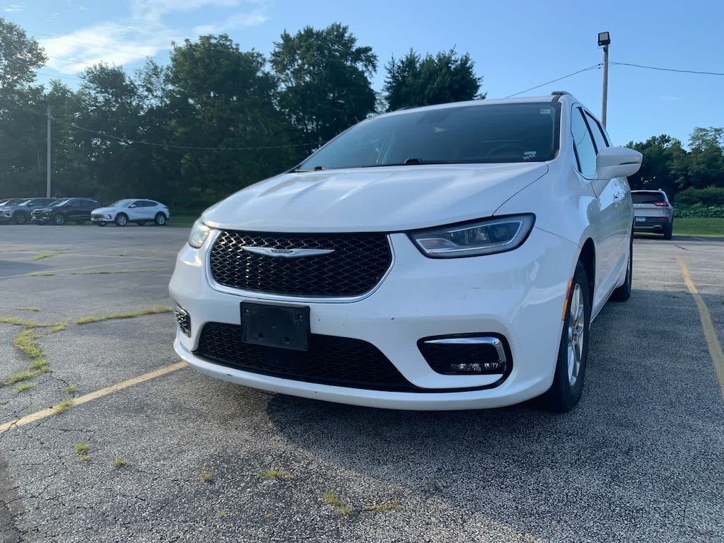 Used 2022 Chrysler Pacifica Touring L Van Passenger Van