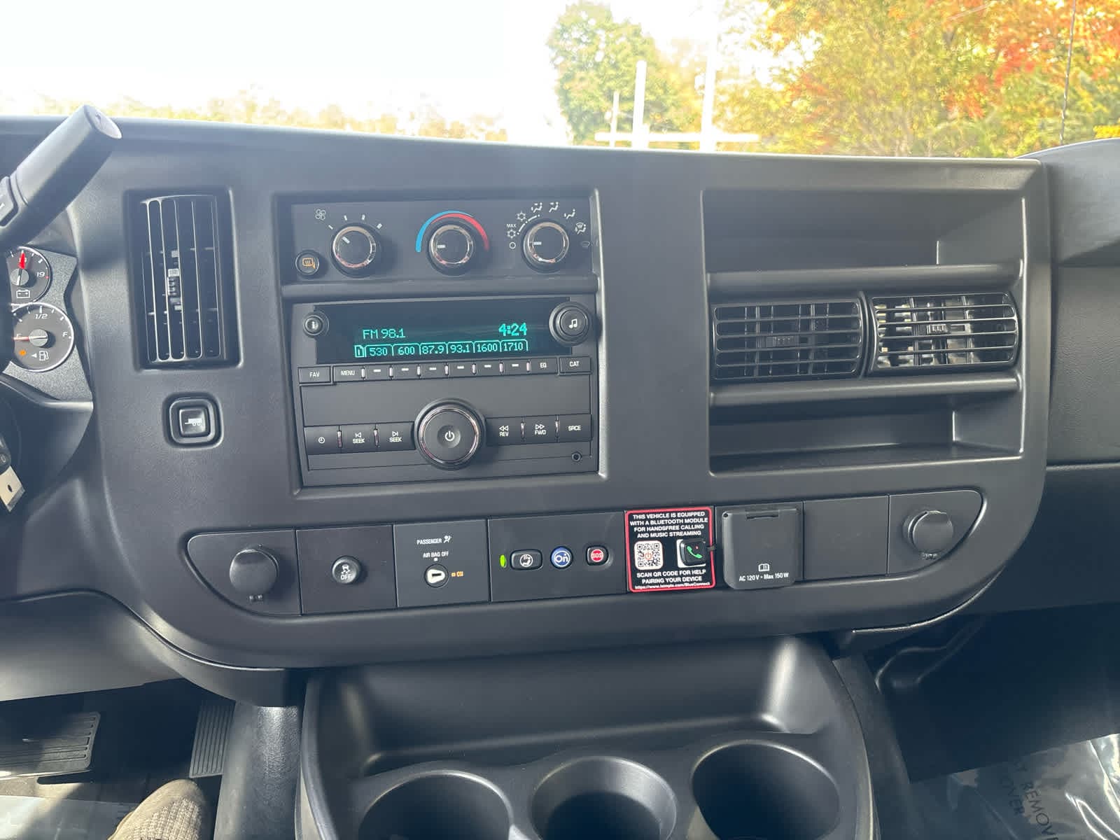 2025 Chevrolet Express Cargo Work Van - Photo 19
