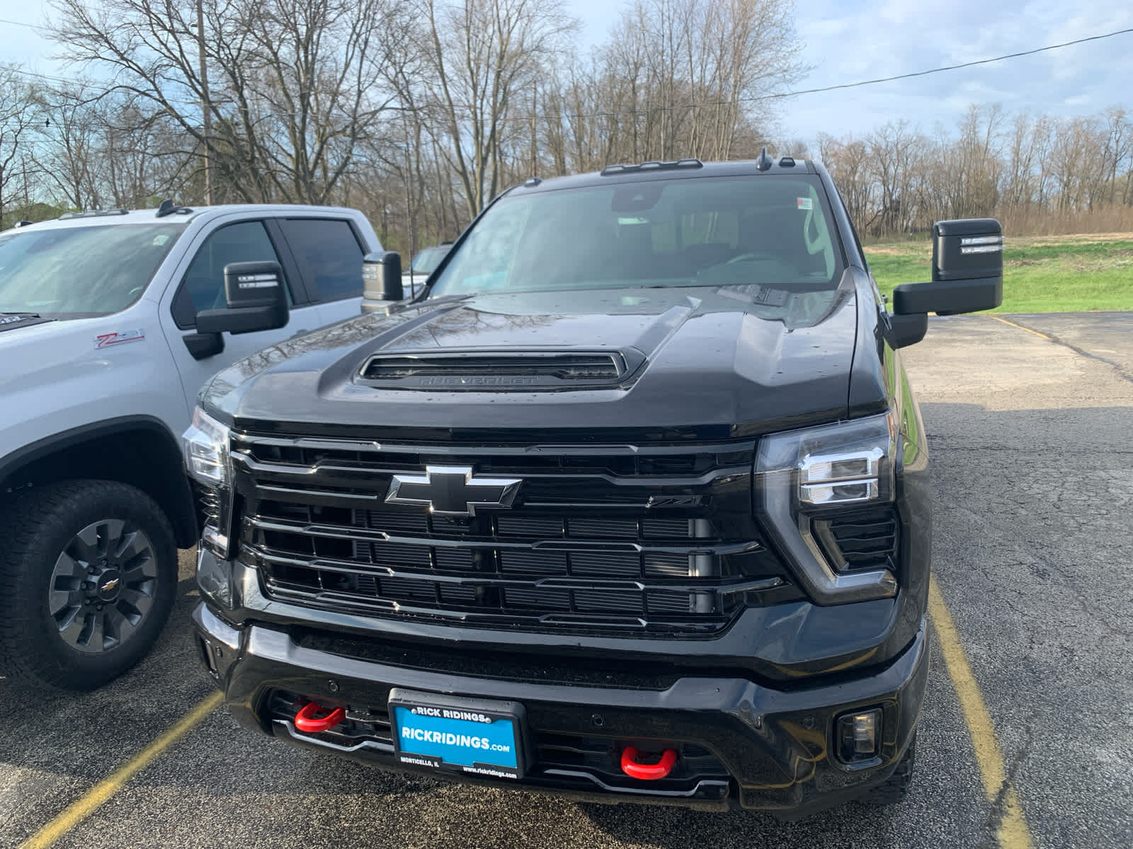 View vehicle photo 3