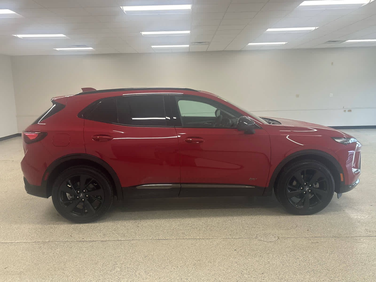 2025 Buick Envision Sport Touring photo 4