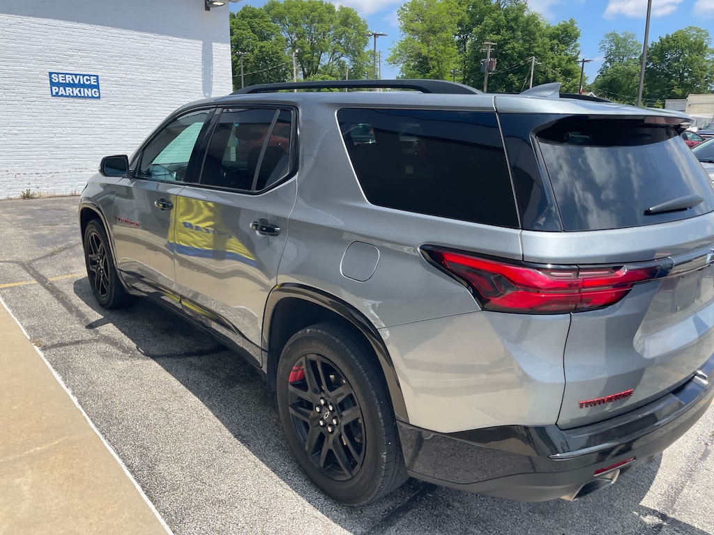 Used 2023 Chevrolet Traverse Premier SUV