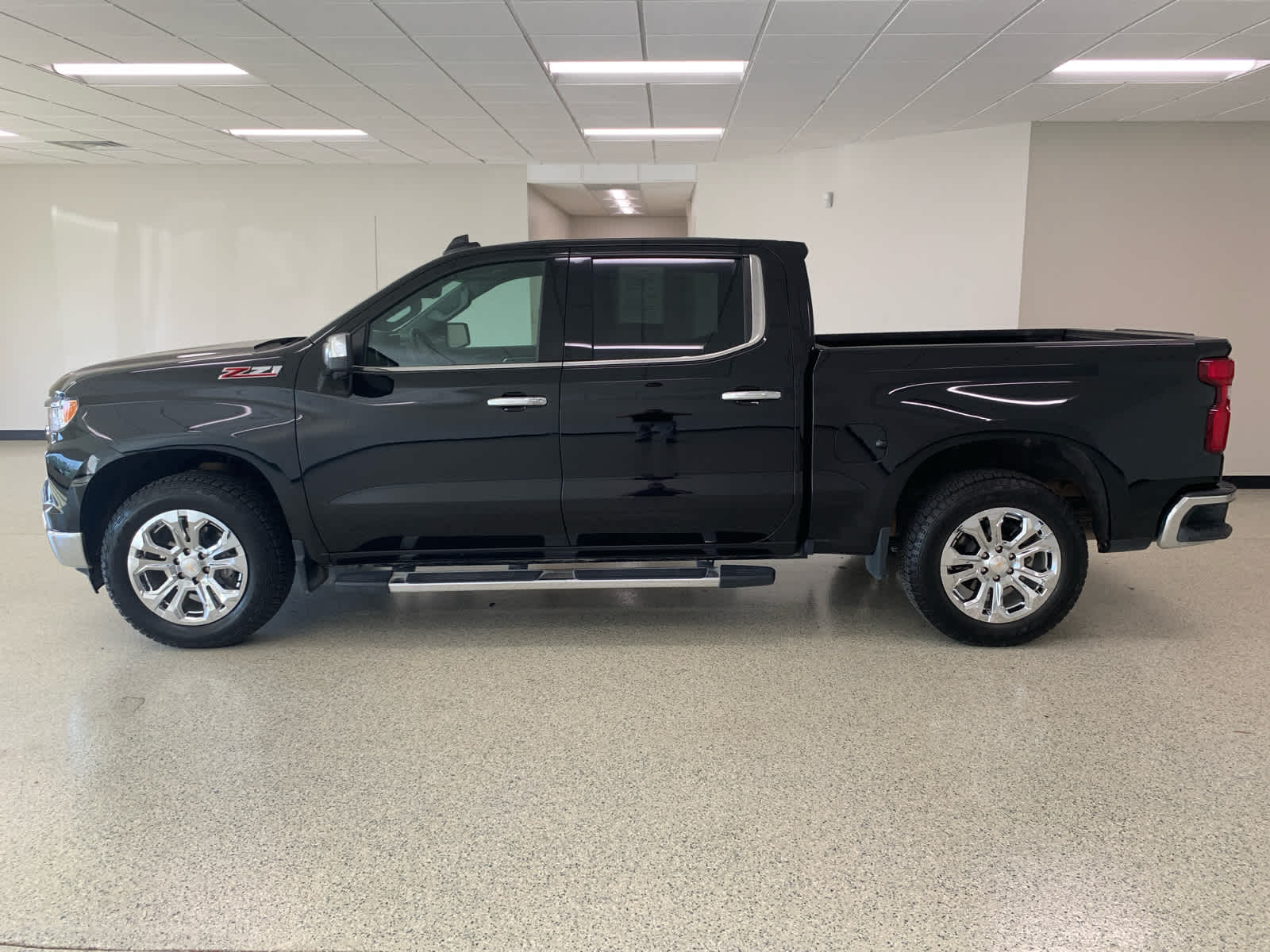 2023 Chevrolet Silverado 1500 LTZ - Photo 12