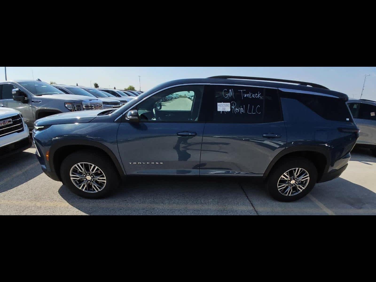 2025 Chevrolet Traverse photo 4