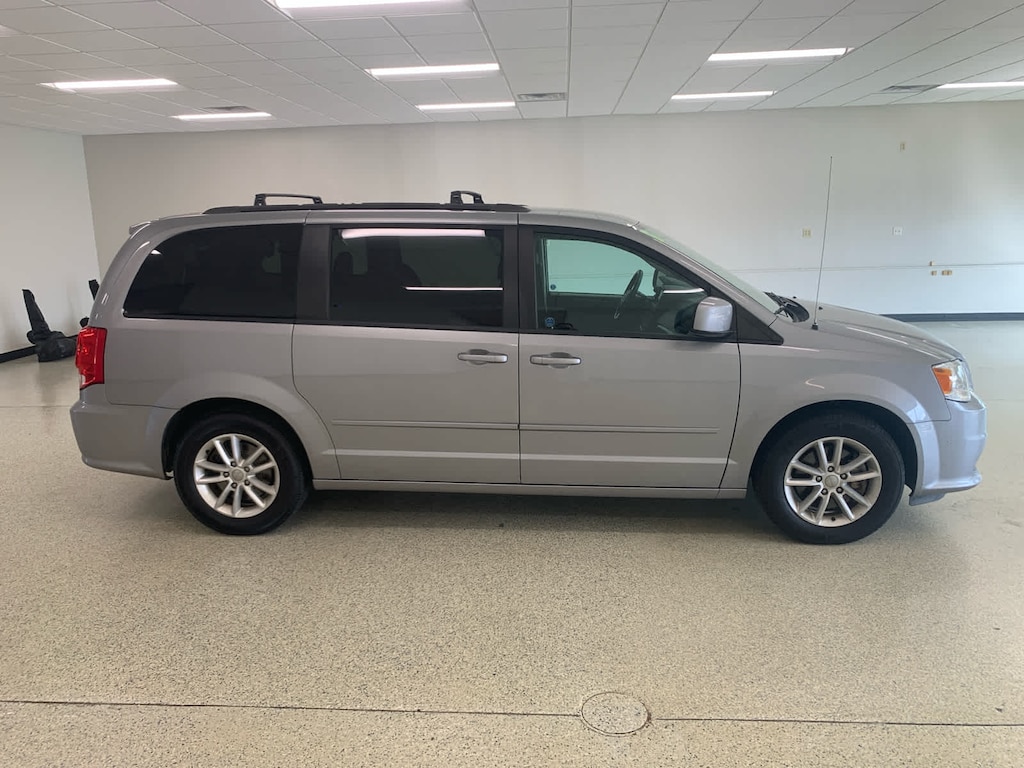 Used 2016 Dodge Grand Caravan SXT Van