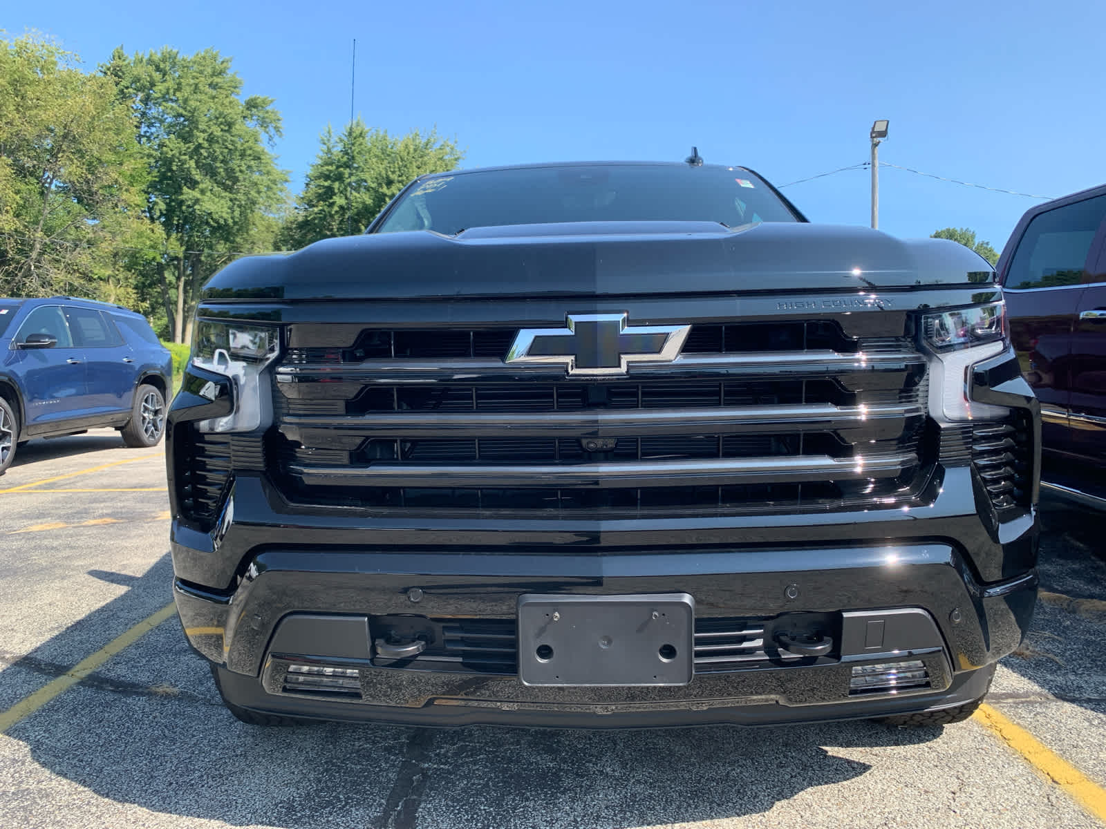 2025 Chevrolet Silverado 1500 High Country photo 3