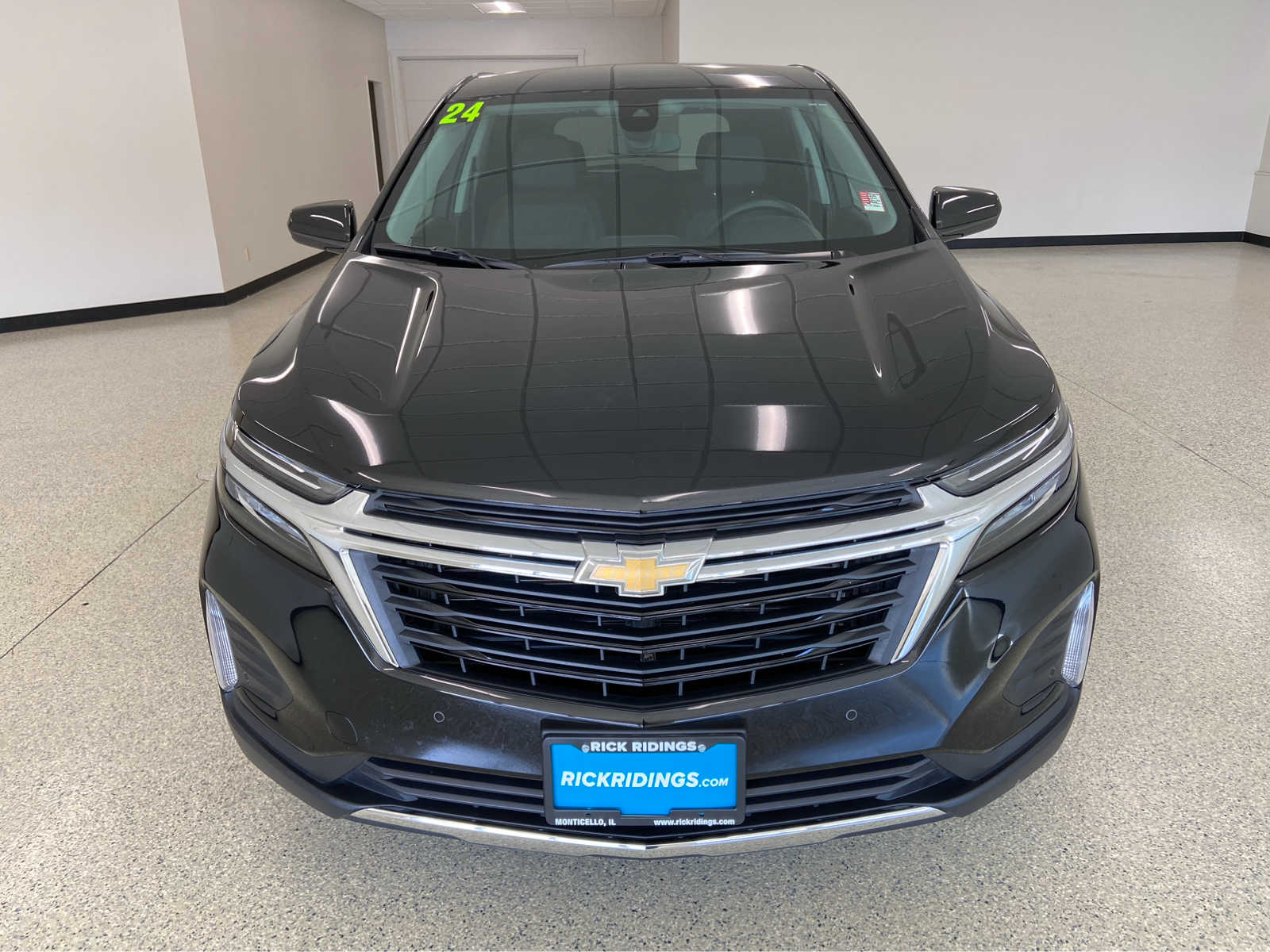 Used 2024 Chevrolet Equinox LT with VIN 3GNAXKEG4RL197800 for sale in Monticello, IL