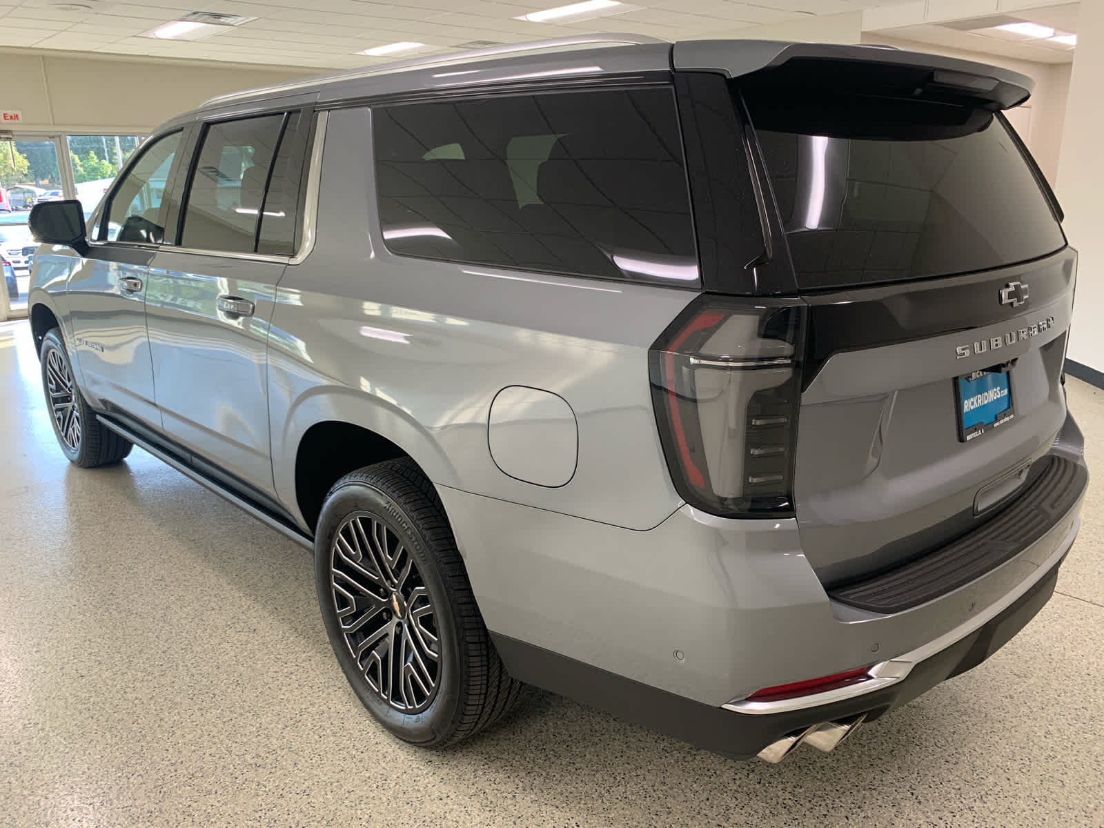 2026 Chevrolet Suburban High Country - Photo 7