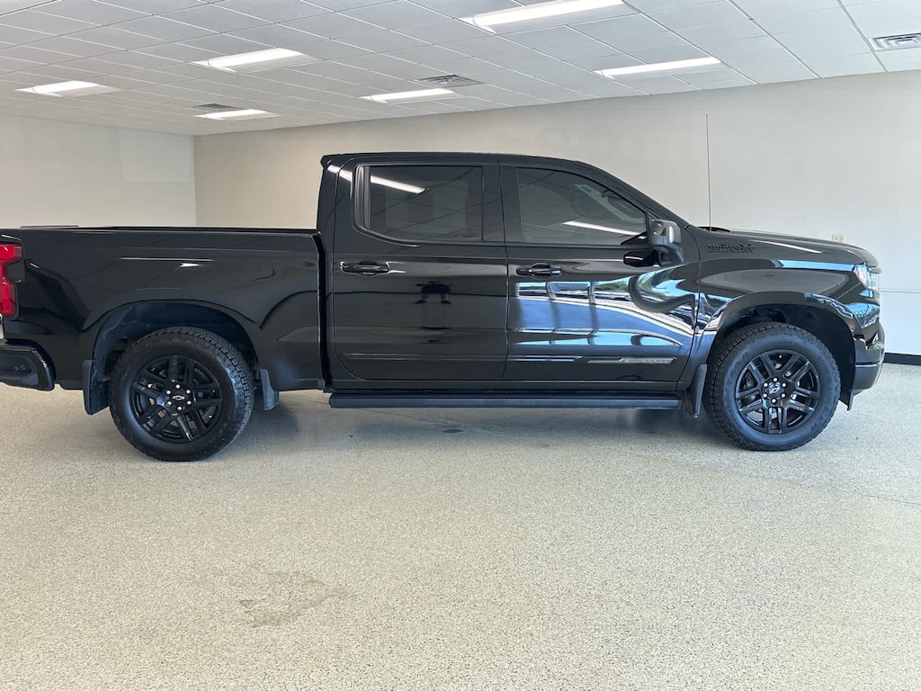 Used 2025 Chevrolet Silverado 1500 High Country Truck Crew Cab
